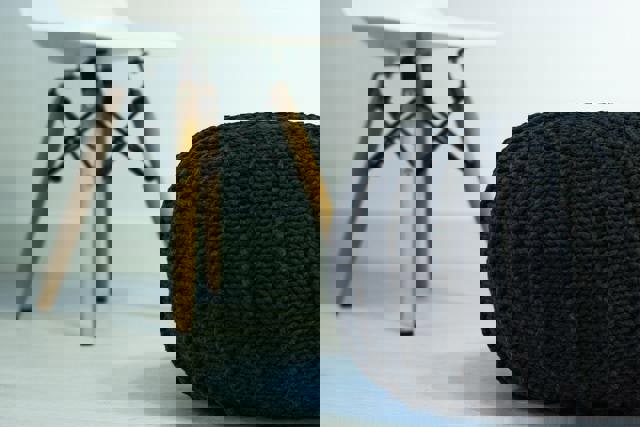 Medium knitted pouffe CHARCOAL - Zuri House