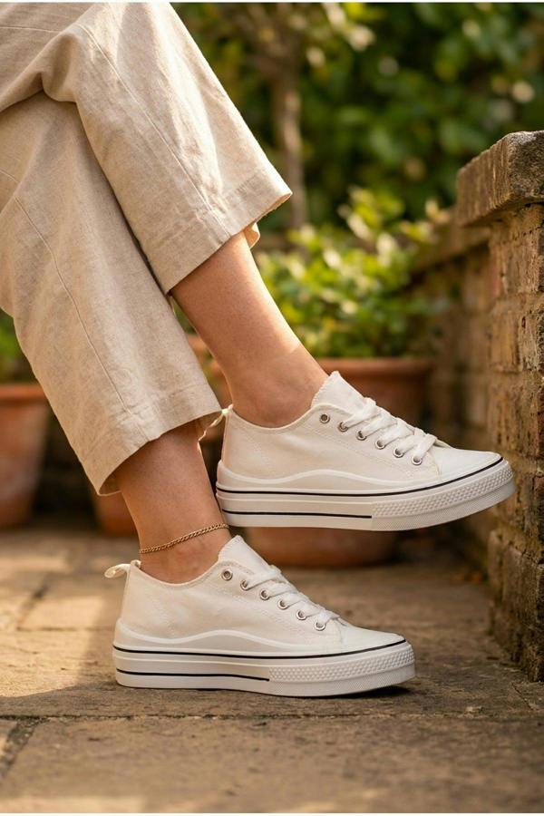 Saoirse Low Top Canvas Trainers - White
