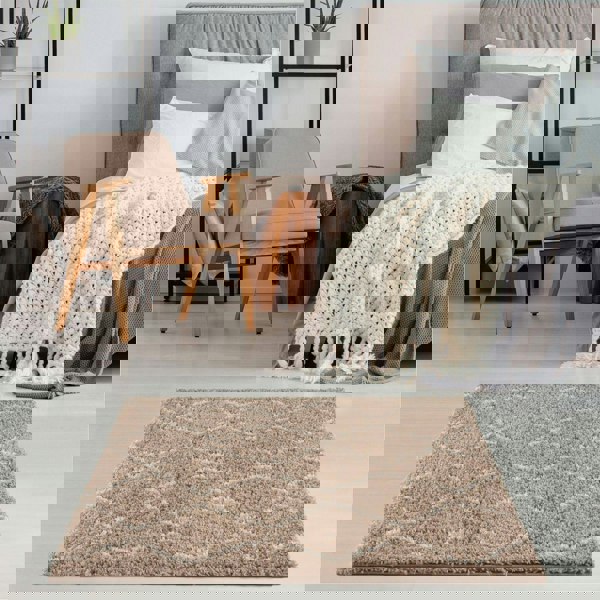 Shaggy rug Beige colour High Quality Elegant Moroccan Pattern