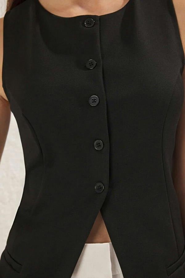 WOVCOR Buttoned Knit Vest with Fleto Pocket Detail