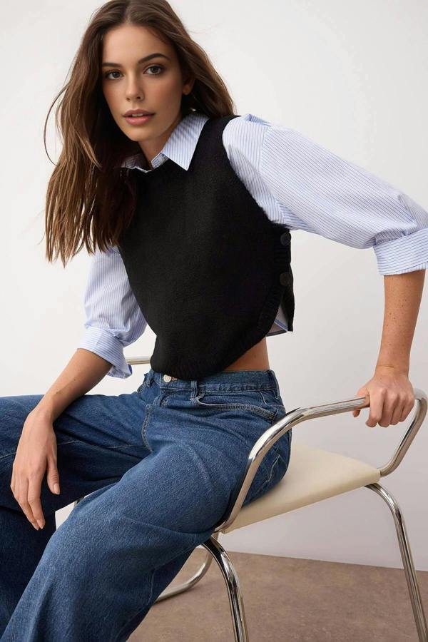 WOVCOR Crop Soft Texture Buttoned Knit Sweater