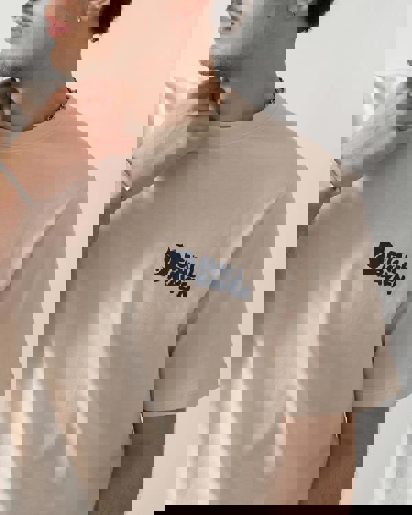 close up shot of a model wearing a Fjallraven Swedish Forest Mens T-Shirt in Chalk White 113