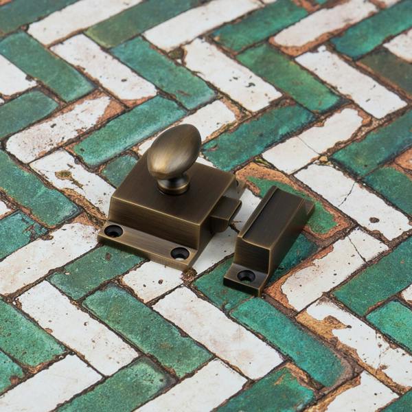 Handle & Home Antique Brass Traditional Cabinet Latch