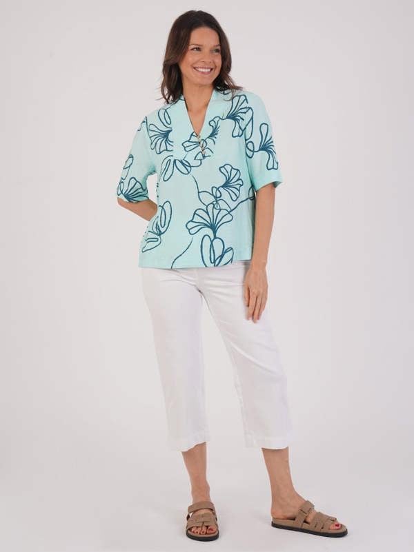 VIZ-A-VIZ Floral Printed Top