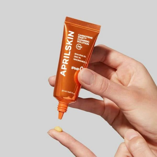 APRILSKIN Carrotene Spot Gel – TikTok viral "Topical Acne Stopper Fluid & 24-Hour Non-Sticky Redness Blurring Filter" for an immaculate skin profile, shop at Atelier De Glow UK.
