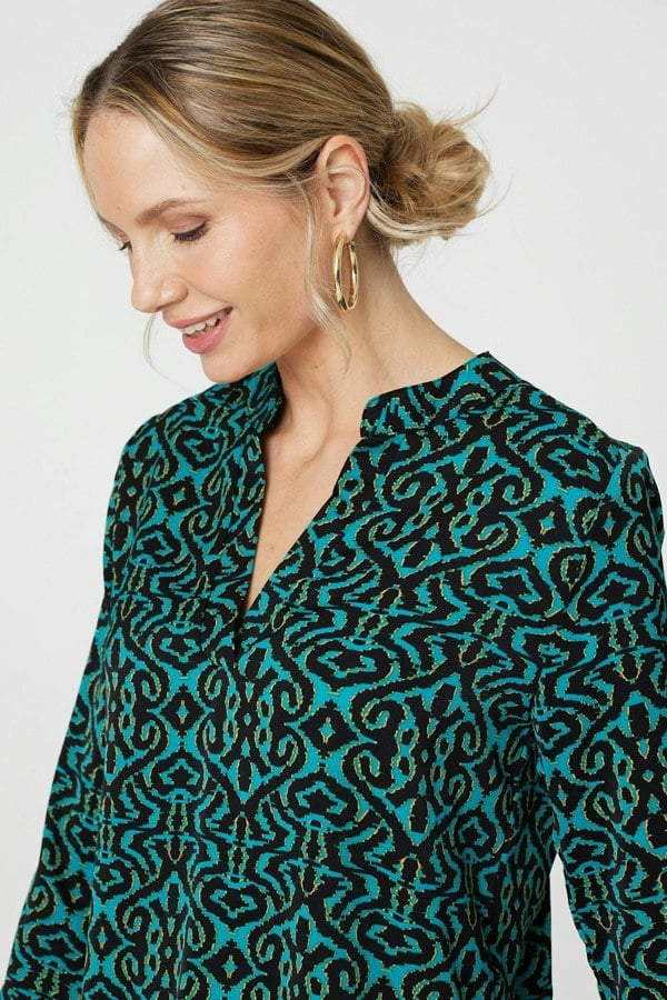 Green | Aztec Print 3/4 Sleeve Curve Hem Blouse