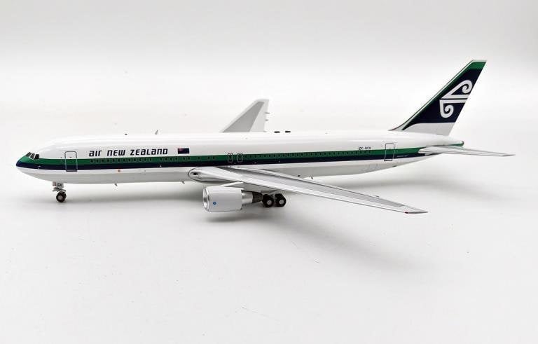 MCSlots Air New Zealand 767-300 ZK-NCH Old Colours 1:200 Inflight200 IF763NZ0423