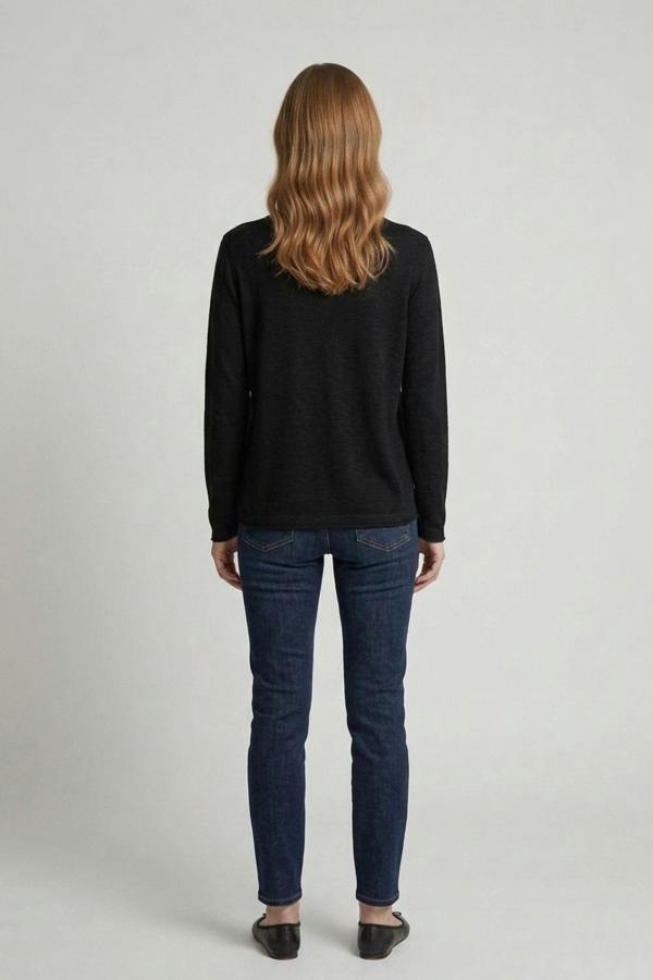 Black | Long Sleeve Relaxed Lightweight Knit Top
