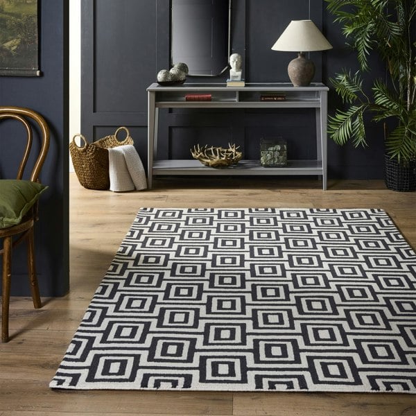 Origins Labyrinth Black/White