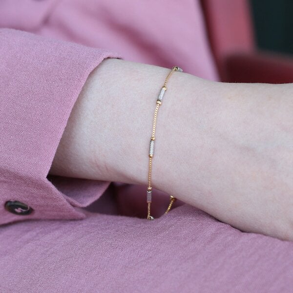 The Colourful Aura Gold plated Silver Thread Minimalistic Bracelet