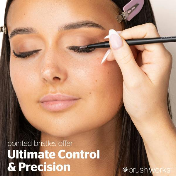 Brushworks No. 23 Precise Liner Brush