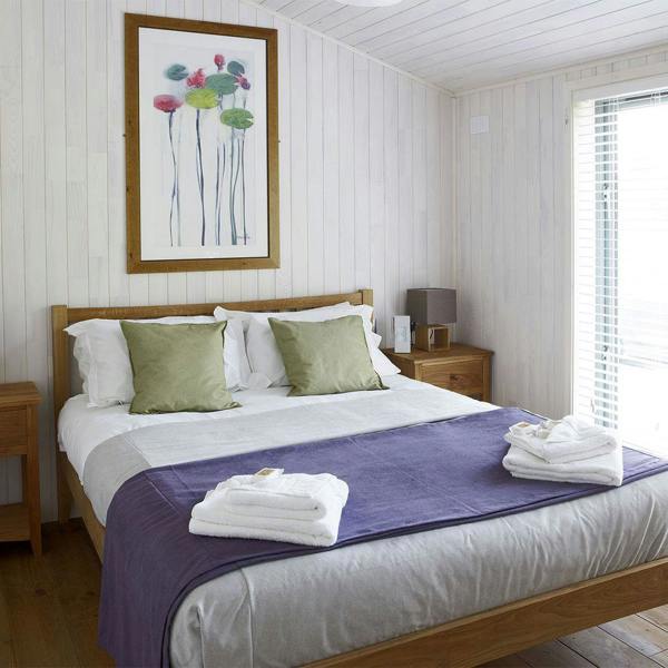 Snowdon Timber White Pine Tongue and Groove Cladding (T) 18mm (W) 135mm (L) 2.5m