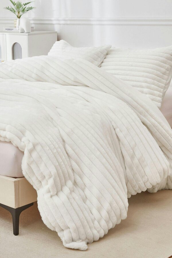 Ezysleep Super Soft Luxury Faux Fur Stripe Duvet