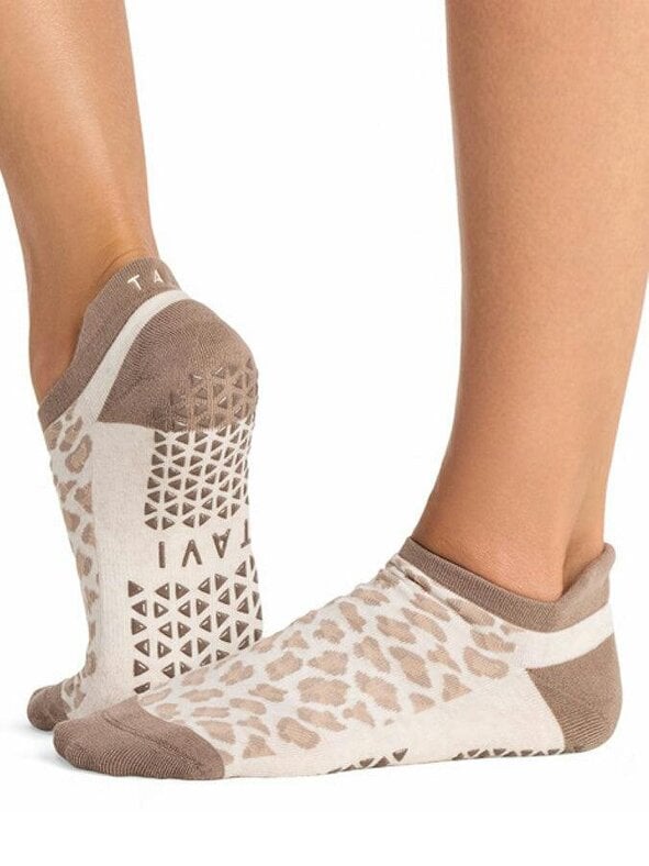 Tavi Savvy Grip Socks - Leopard Sand