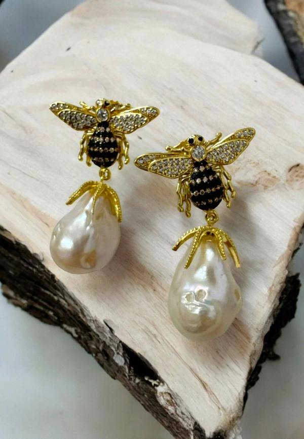 Still life of the earrings.