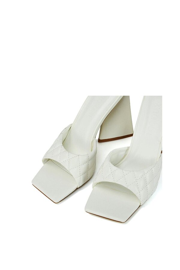 XY LONDON Quilted Square Toe Sculptured Flared High Heels