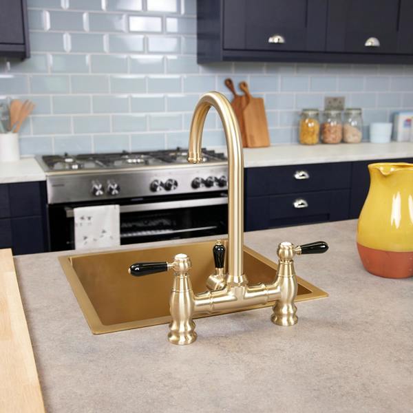 Flode klas | Traditional Bridge Style 3 in 1 Instant Boiling Tap | Black Ceramic Levers | Brushed Brass Finish