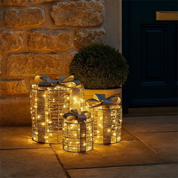 Xmas Haus Set of 3 Outdoor Christmas Holiday Festive Giftbox Decorations
