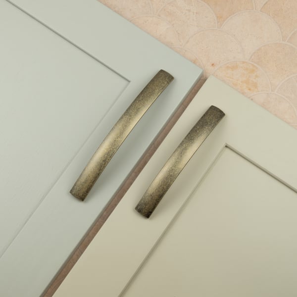 Handle & Home Antique Brass Bow Cabinet Handle