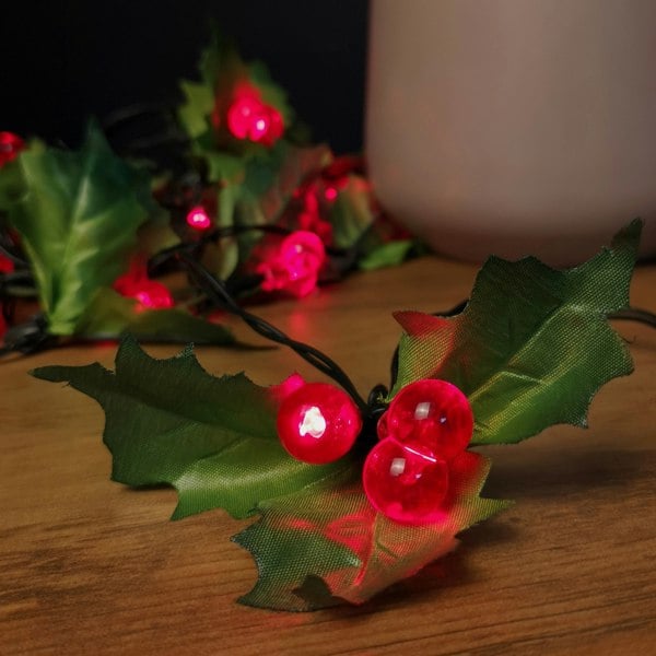 Samuel Alexander Premier 2.8m Holly Garland with Red Berries and 40 Red Leds