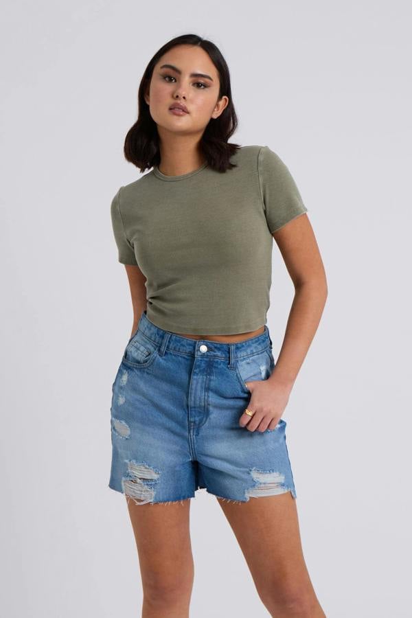 Urban Bliss Mid-Wash Ripped Mom Short