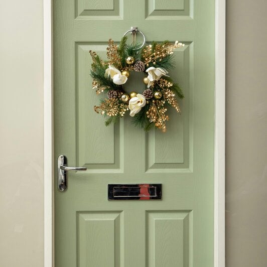 Samuel Alexander 40cm Champagne Magnolia Decorated Christmas Wreath
