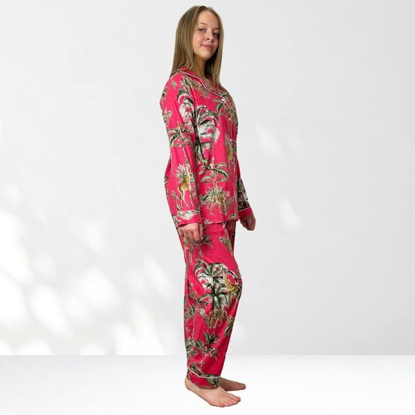 Hayley & Co Giraffe Print 100% Cotton Long Pyjama Set in Pink