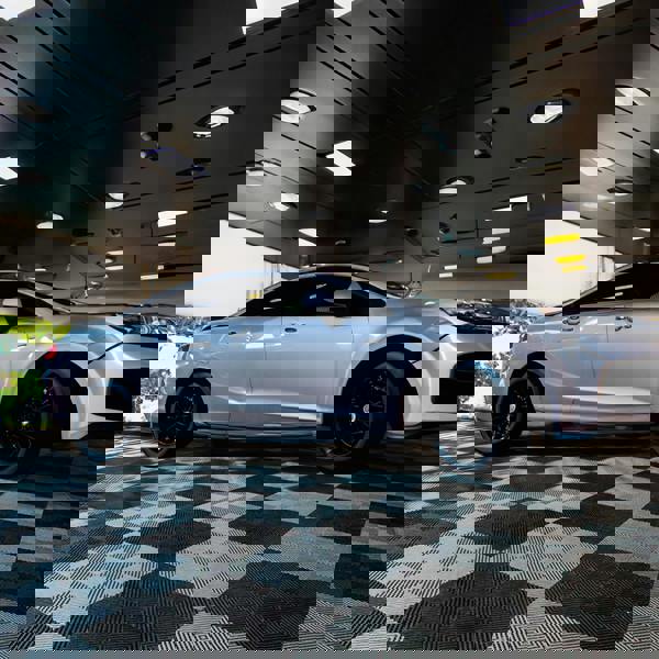 Nicoman Modular Interlocking Ribbed & Solid Garage Floor Tiles