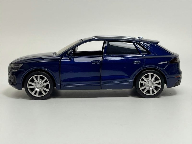 Tayumo Audi Q8 Pull Back & Go Blue LHD 1:36 Scale Tayumo 36140216