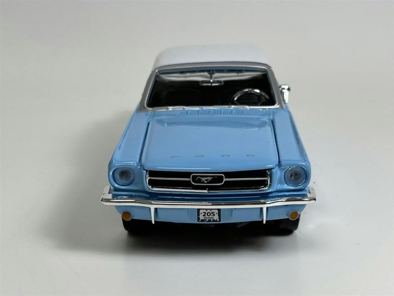Motormax 007 James Bond Thunderball 1964 1/2 Ford Mustang 1:24 Scale Motormax 79855