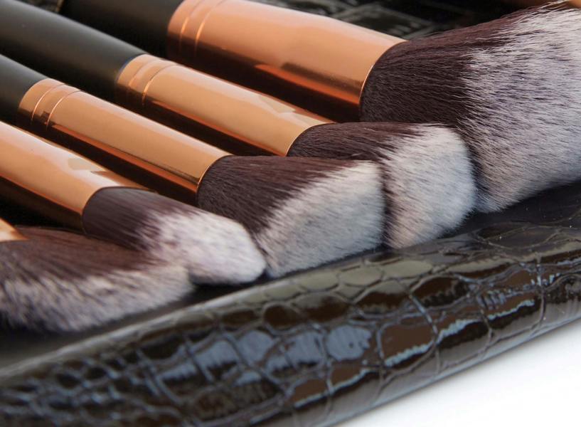 close up of the brush heads showing the synthetic bristles 