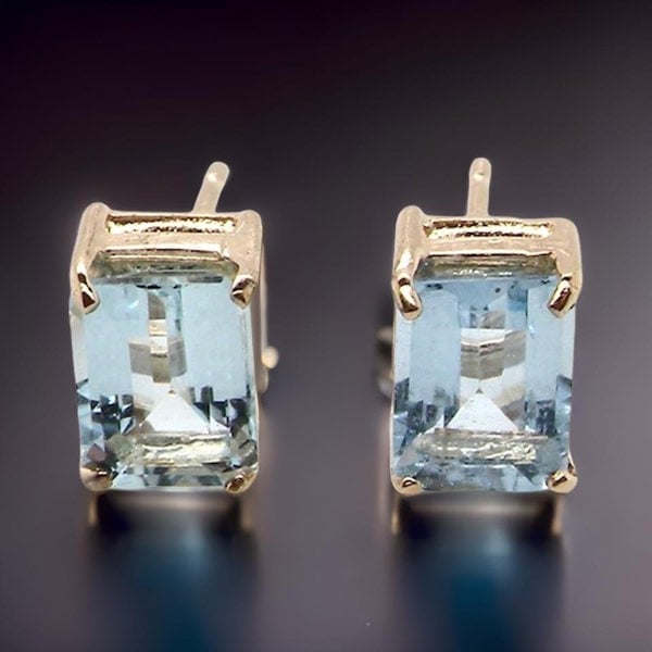 Vintage Tom A pair of aquamarine earrings