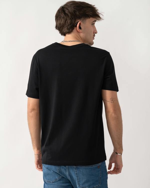 back shot of a model wearing a Moose Knuckles Raydaze Mens T-Shirt in Black 292