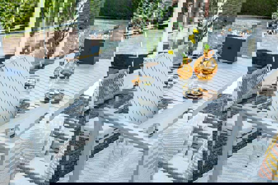 Garden Impressions Latina 6 Seater Extending Dining Table with Barcelona Dining Chairs