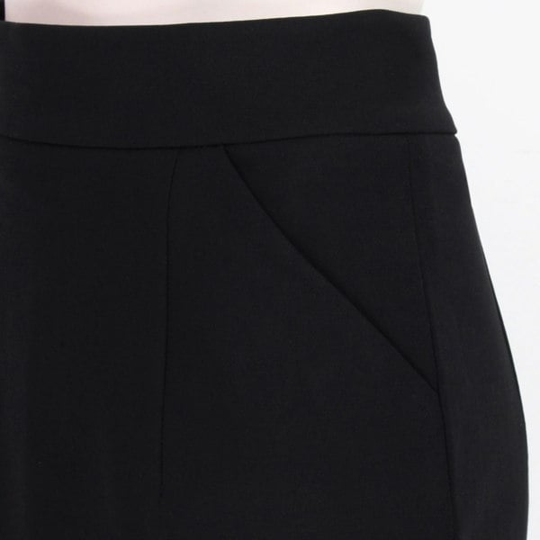 Thomas Wylde luxurious pencil skirt in a black twill fabric
