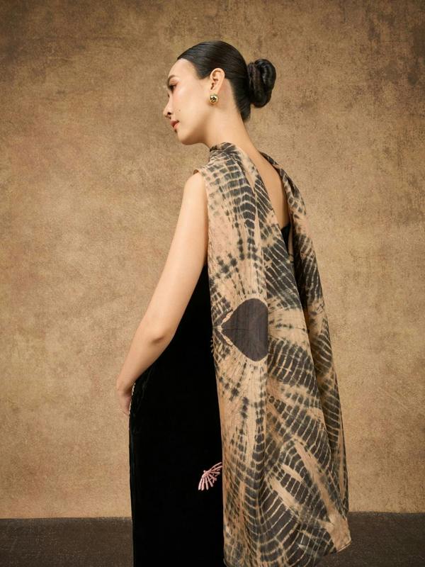 Copper & Black Shibori Silk Scarf – Hand-Dyed Mulberry Silk, Autumn Evening & Theatre Wrap