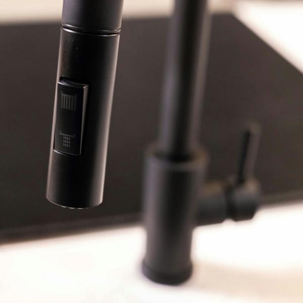 Flode Runda | Kitchen Sink Mixer with Pull out Spray | Matt Black | Square Head