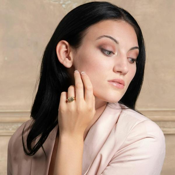 Adjustable Gold Signet Ring for Women - namana.london