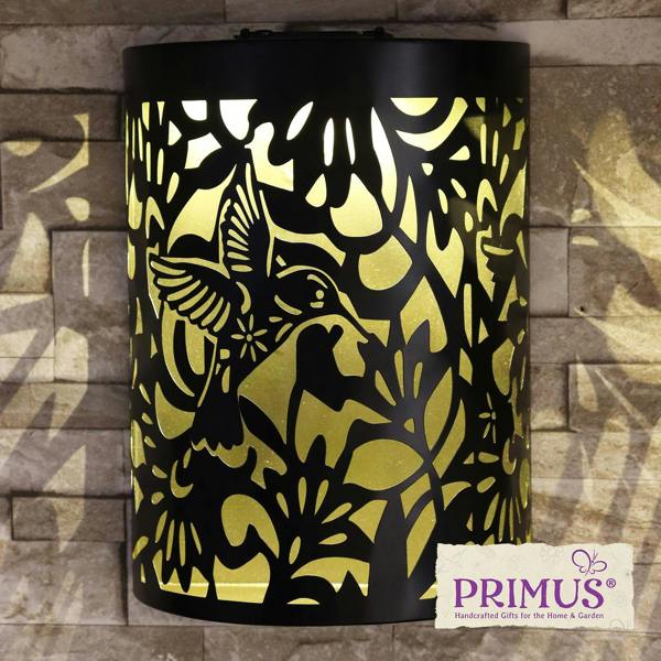 EDH Door Hardware Small Metal Curved Hummingbird Solar Wall Panel – 25.5 x 19 x 5.5 CM | Solar-Powered LED Garden Wall Art | Weatherproof