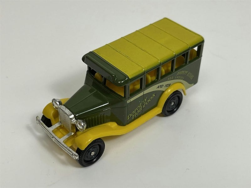 Corgi Bedford Van Dorothy Holbrook The Village Collection Cameo From Corgi CAM2D S4