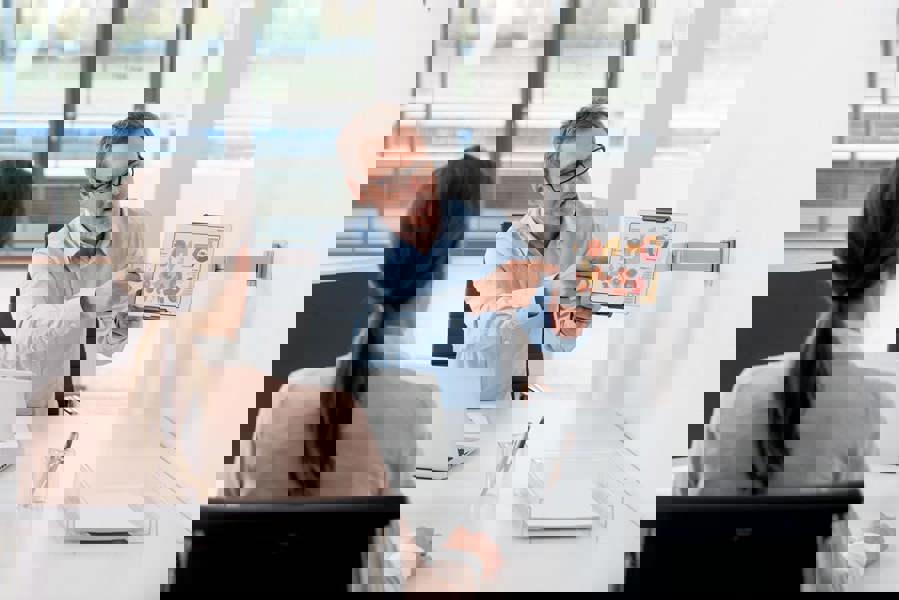 Durable Aluminium Tablet Holder iPad Wall Arm Mount | Lockable & Rotatable