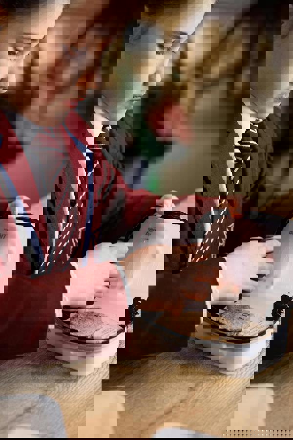 Built New York BUILT Silicone Bag with Zip for Snacks, Pencils and More, 16 x 9cm BPA-Free Reusable Storage Pouch