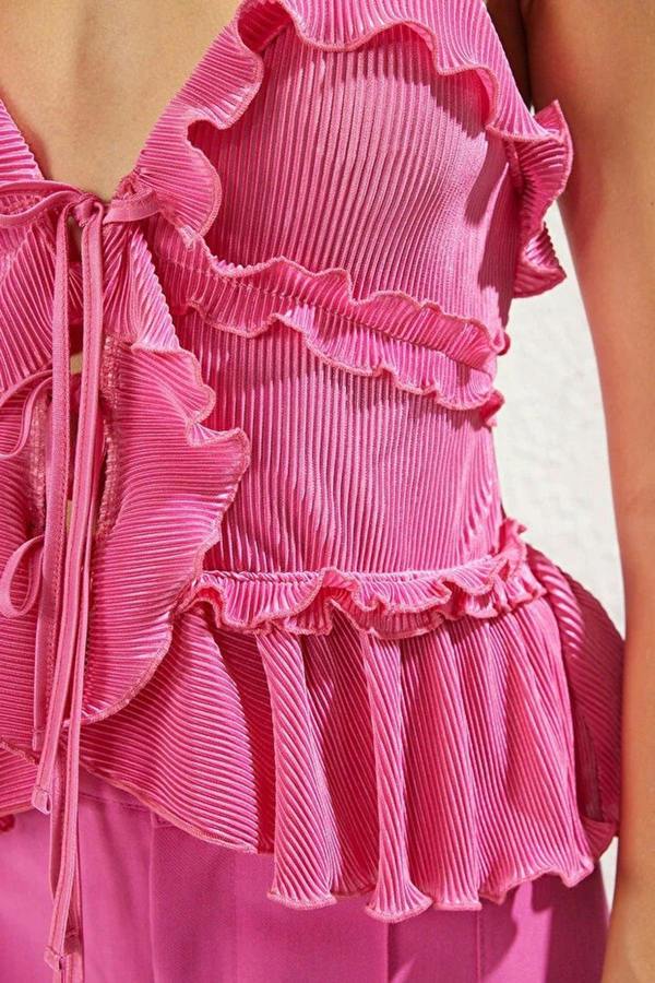 WOVCOR Ruffled Pleated Knit Blouse