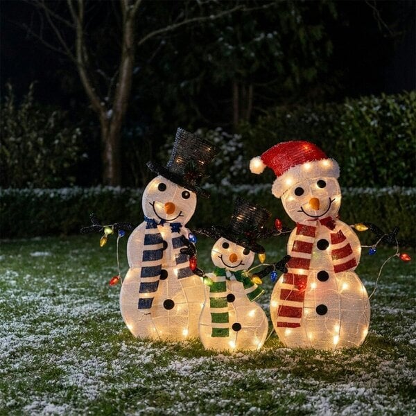 Garden Greatness Cheerful Outdoor Snowman Family Light