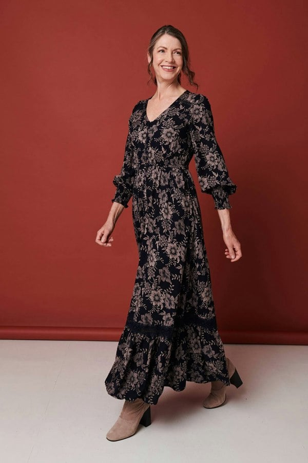 Navy | Floral Lace Long Sleeve Maxi Dress
