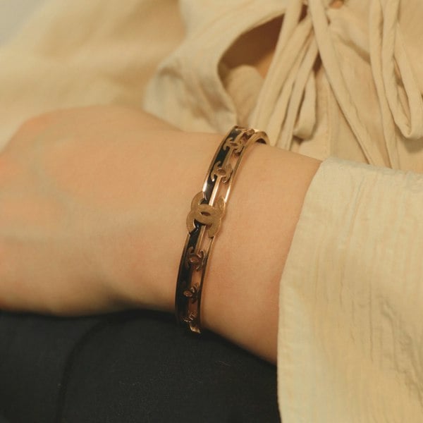 The Colourful Aura Rose Gold Slim Band Cuff Magnetic Bangle