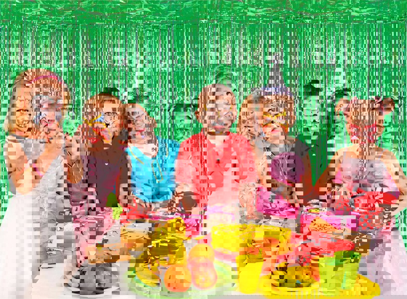 Cheetah Shimmer Tinsel Curtain, 2.5M x 1M Green