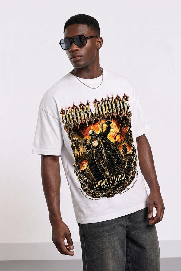 London Attitude Worldwide Skull Biker Oversized Heavyweight Graphic T-Shirt - White