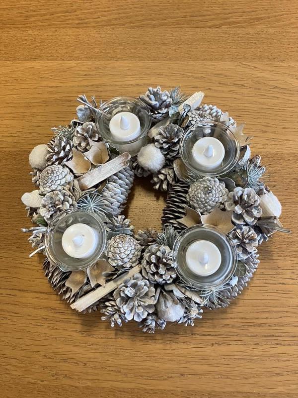 White Wreath Centrepiece