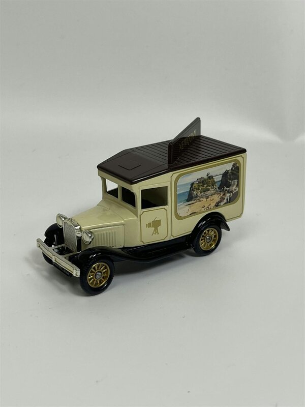 MCSlots View Vans Souvenir Series Newquay The Collectible Souvenir Van Lledo VV01D S2